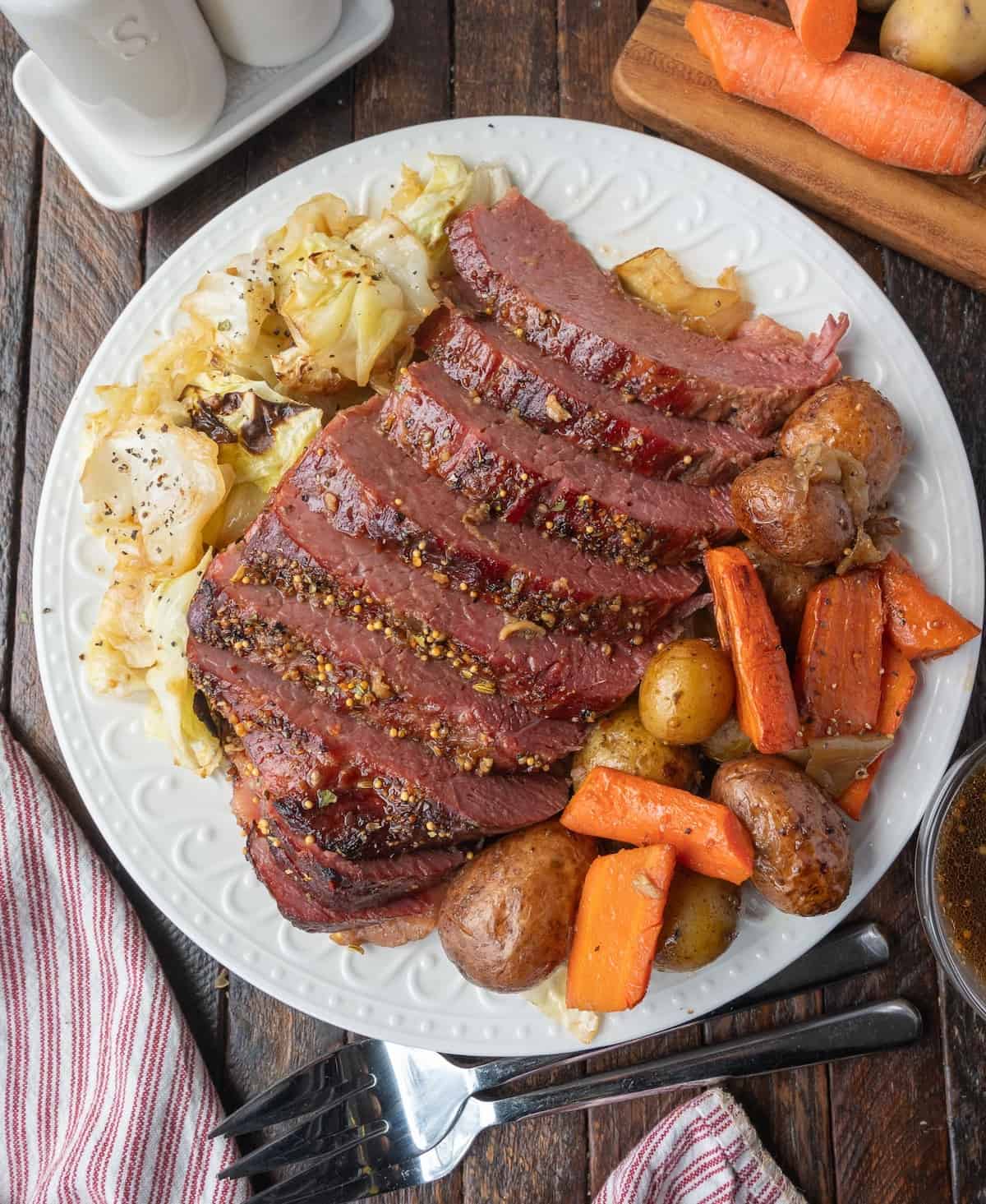 Ultimate Corned Beef in Dutch Oven Recipe： Tender and Delicious