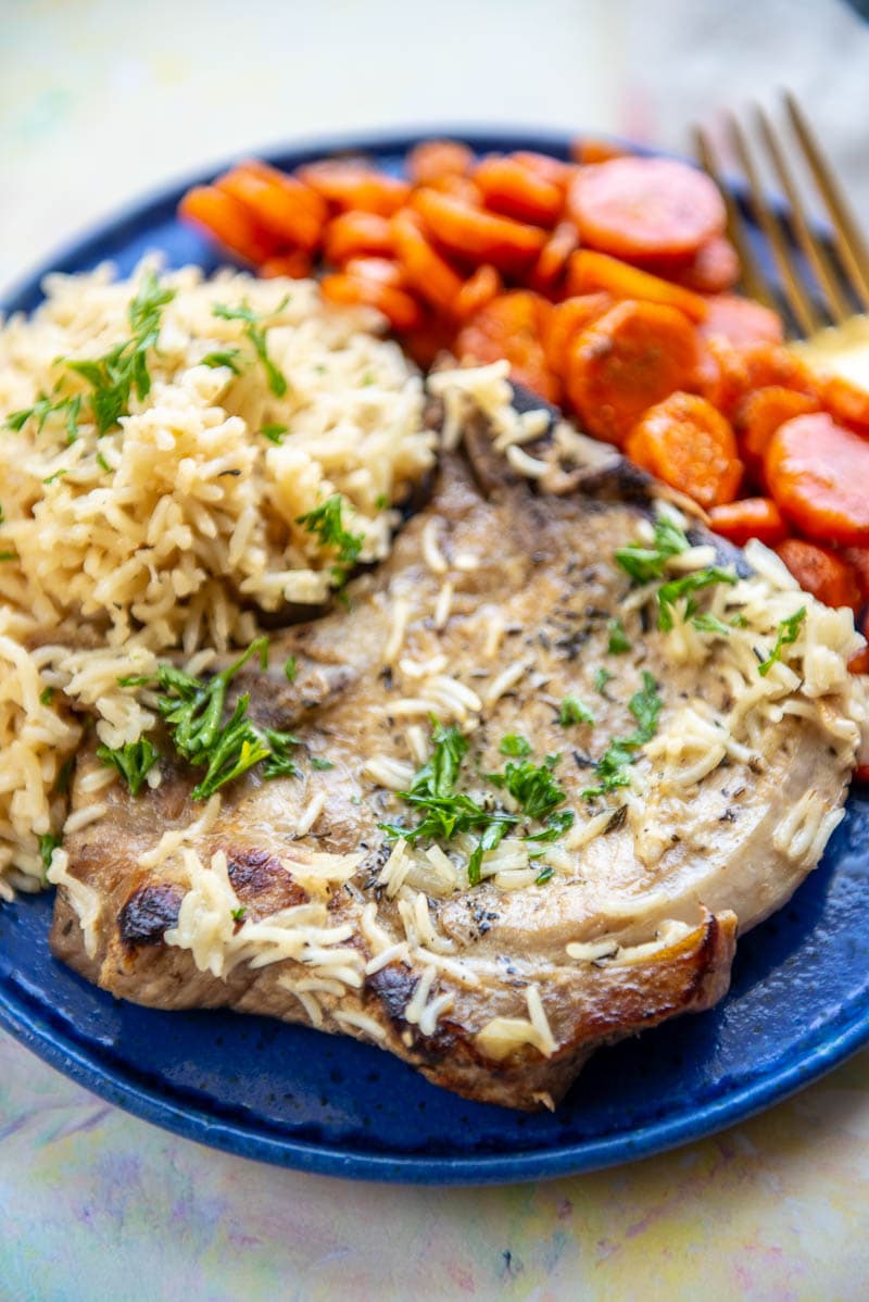 Delicious Crockpot Pork Chops and Rice： A Comfort Food Classic