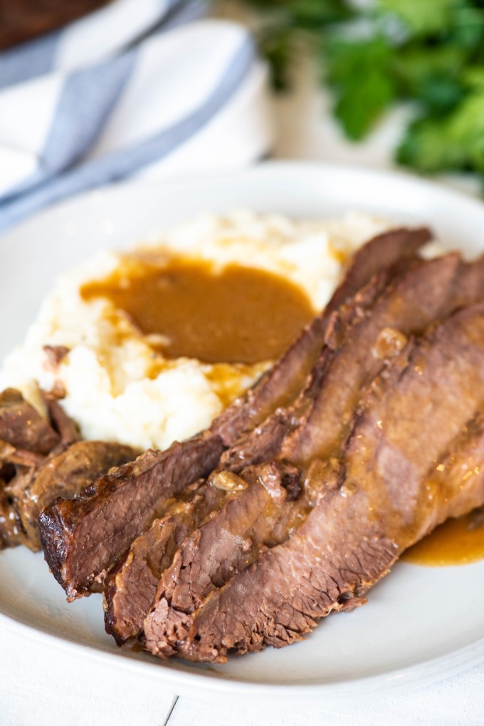 Perfect Beef Brisket and Gravy Recipe： Tender, Juicy, and Full of Flavor