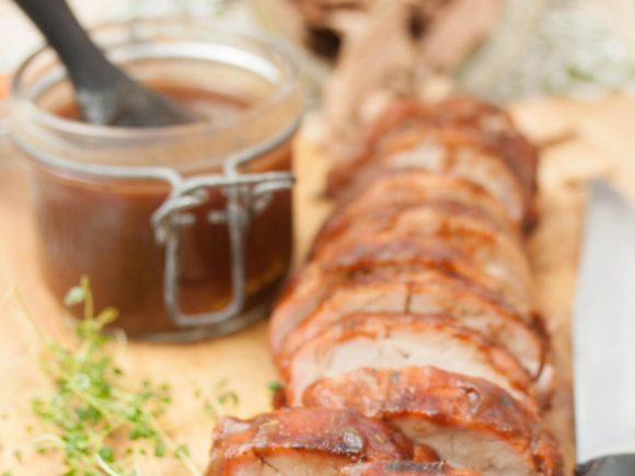 Easy Pork Tenderloin with Apple Butter： A Perfect Pairing