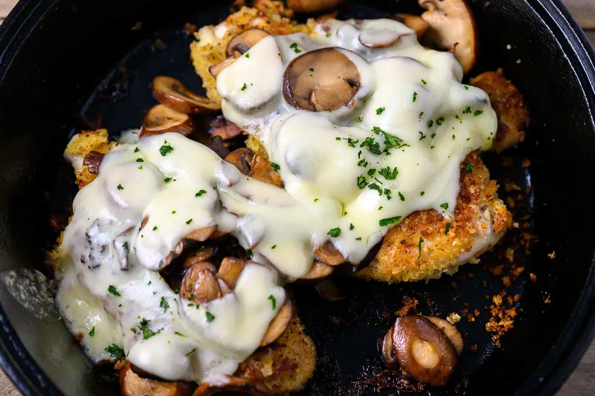 Delicious Chicken Breast with Mushroom and Swiss – Step-by-Step Recipe