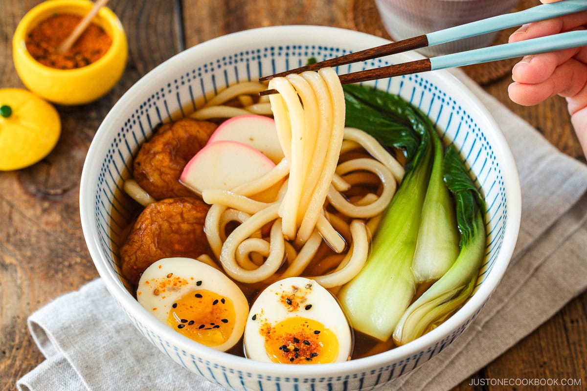 Easy Seafood Udon Noodle Soup Recipe – A Comforting 10-Minute Meal