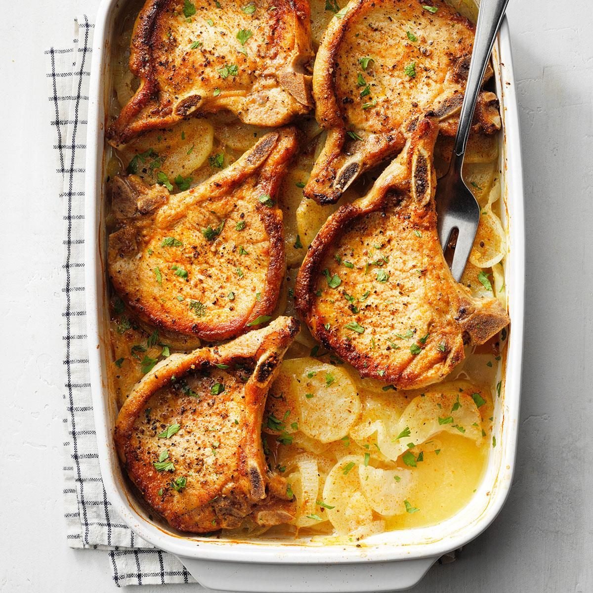 Savory Scalloped Potatoes with Pork Chops： The Ultimate Family Favorite Recipe