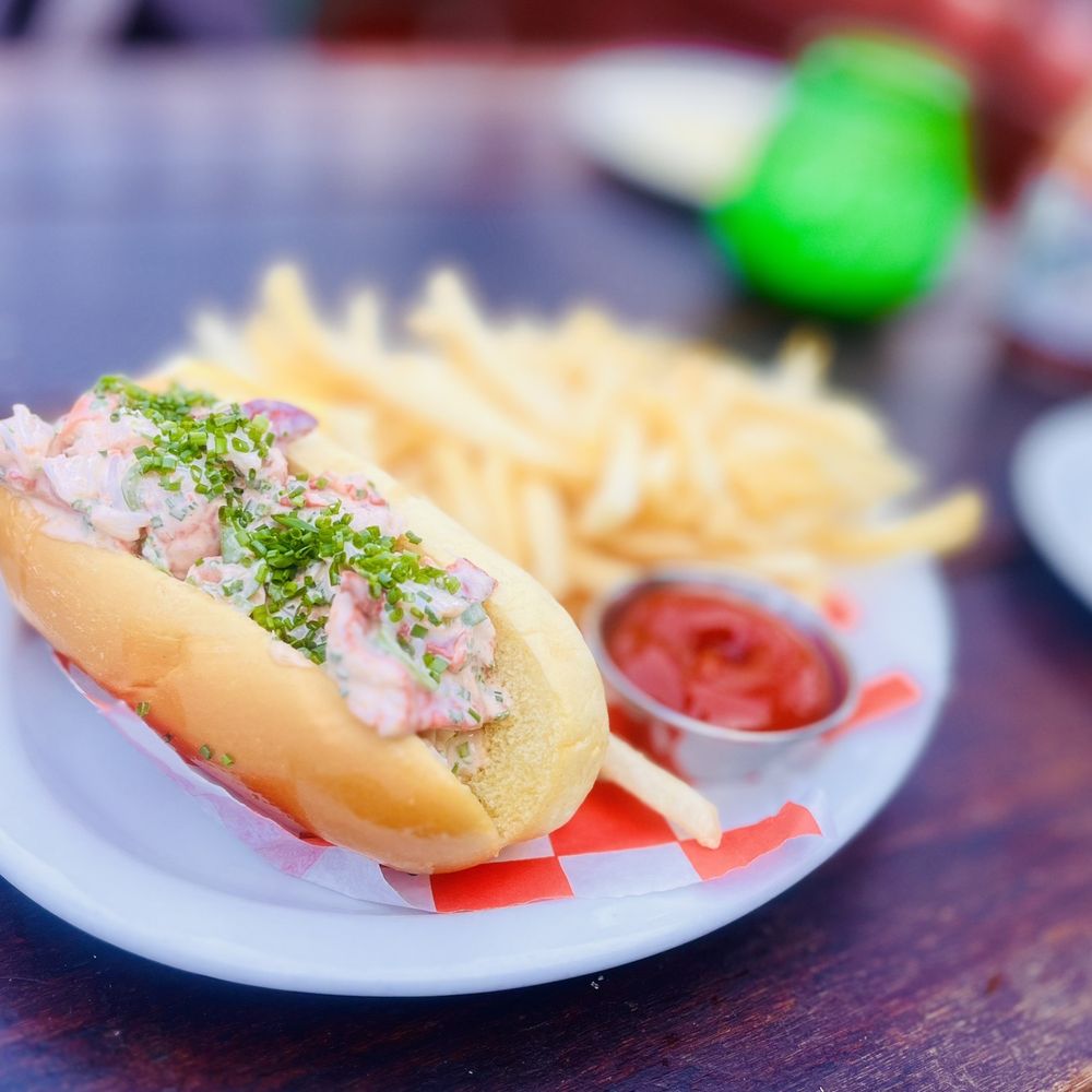 Best Seafood Subs Near You： Find Delicious Options & Customizations