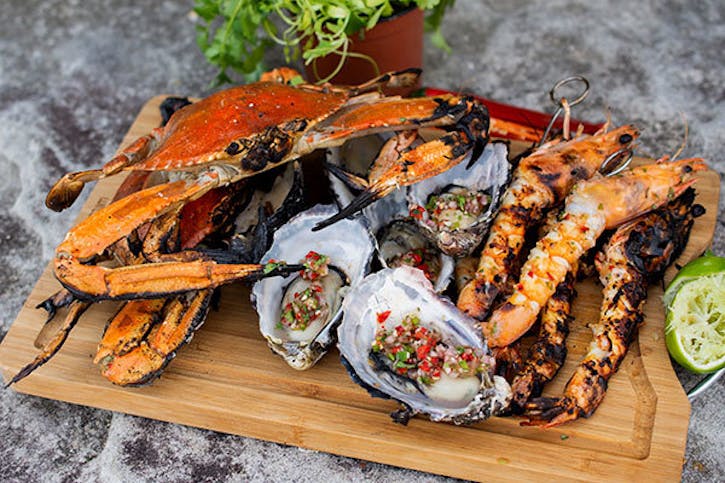 How to Make the Ultimate Mixed Seafood Grill at Home