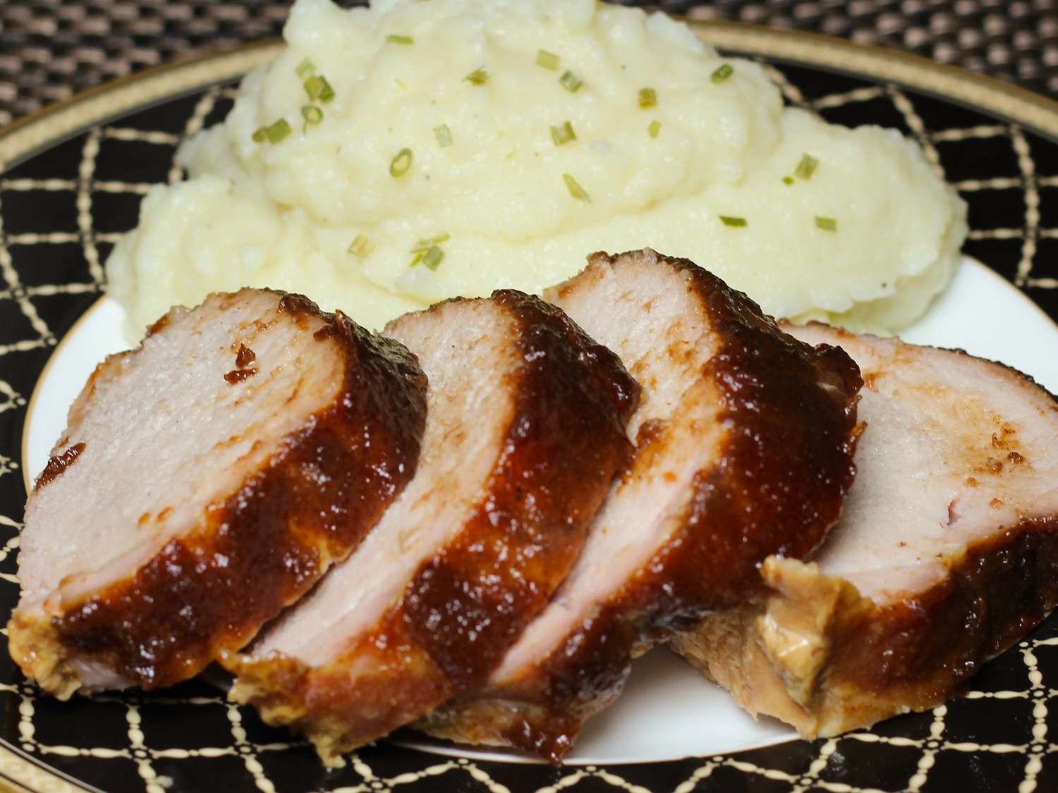 How to Make Juicy Apple Butter Pork Tenderloin for Family Gatherings