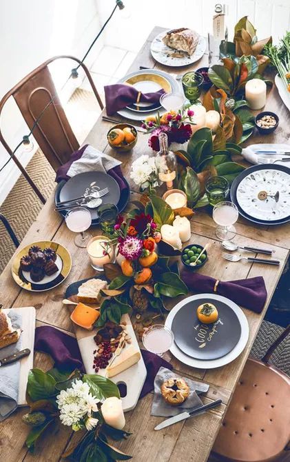 Create the Perfect Holiday Table Centerpiece with These Tips