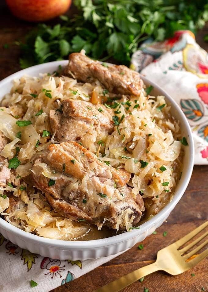 How to Make Pork Ribs and Kraut： A German-Inspired Classic