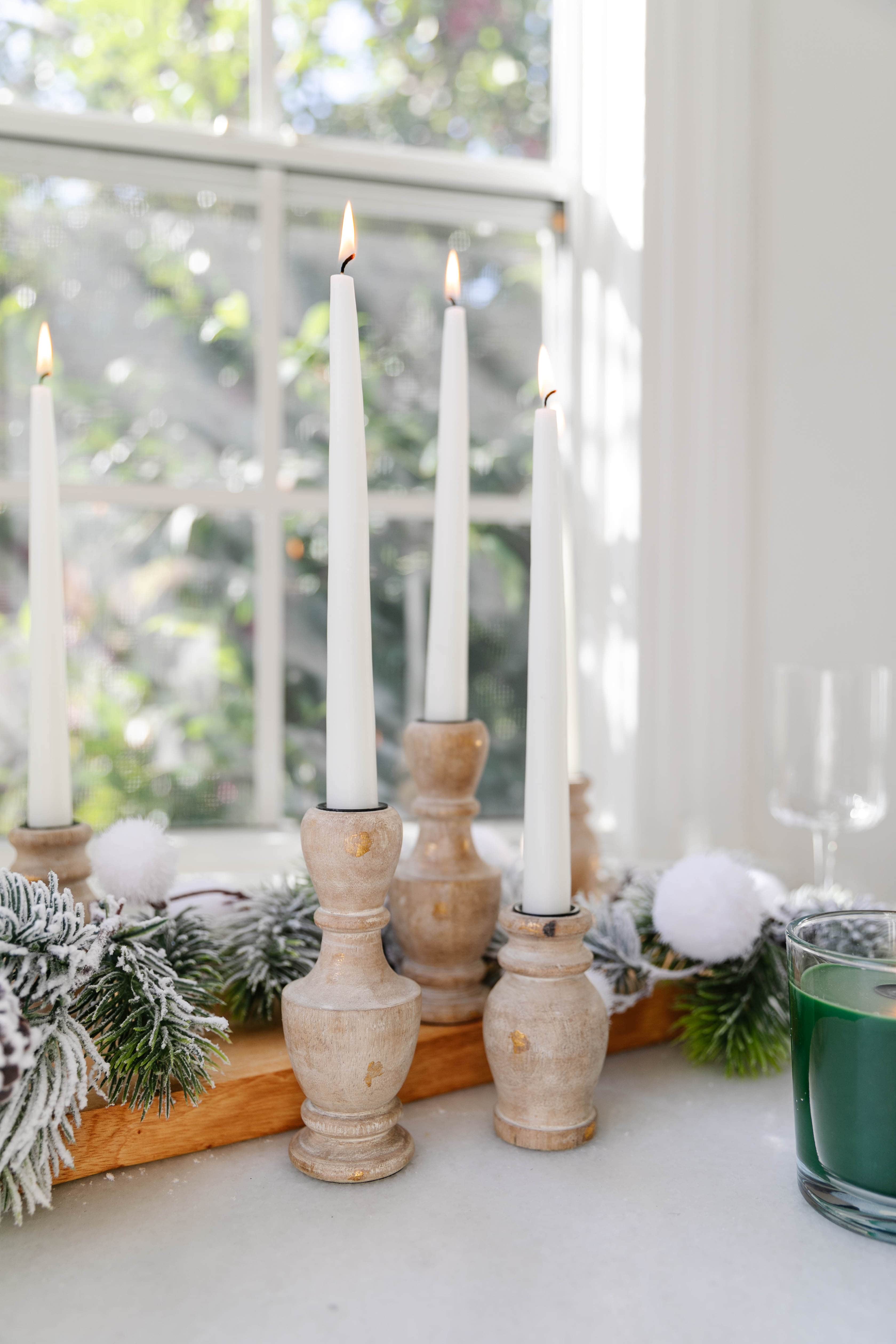 Create the Perfect Holiday Table Centerpiece with These Tips