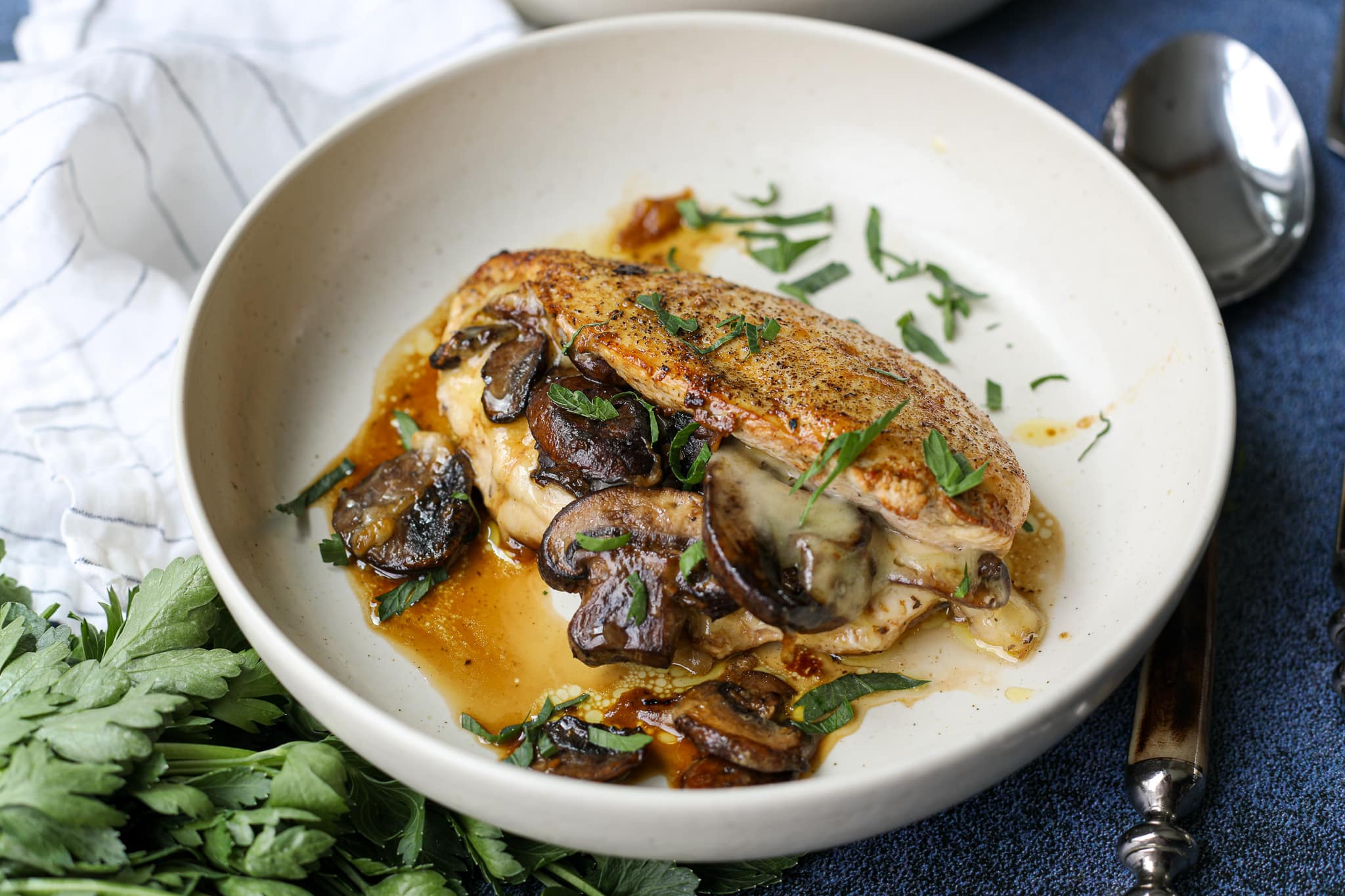 Delicious Chicken Breast with Mushroom and Swiss – Step-by-Step Recipe