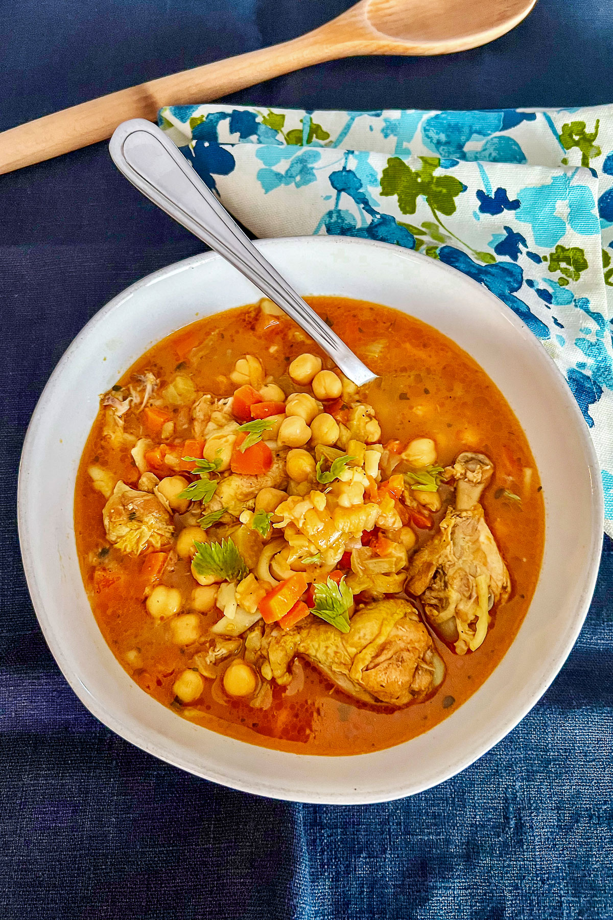 Spiced Chicken and Couscous Soup with Chickpeas： Perfect for Cold Nights