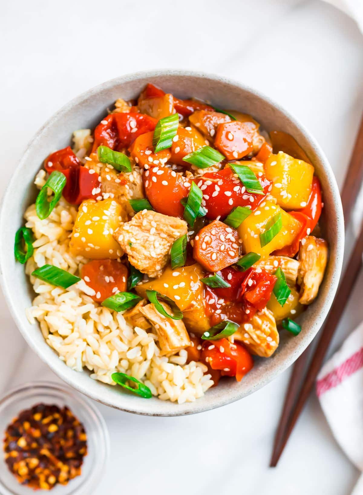 Easy Sweet and Sour Chicken Thighs： A Flavorful Delight