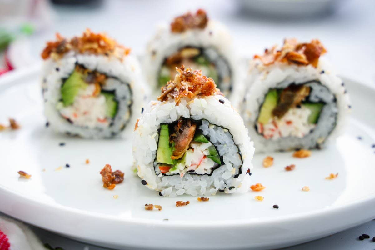 Delicious Crispy Salmon Rolls: A Step-by-Step Recipe for Sushi Lovers