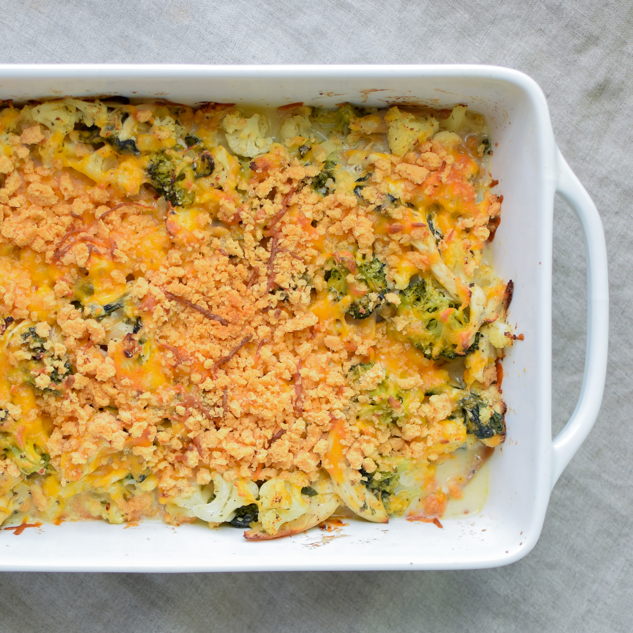 Simple and Flavorful Vegetable Chicken Casserole with Fresh Veggies