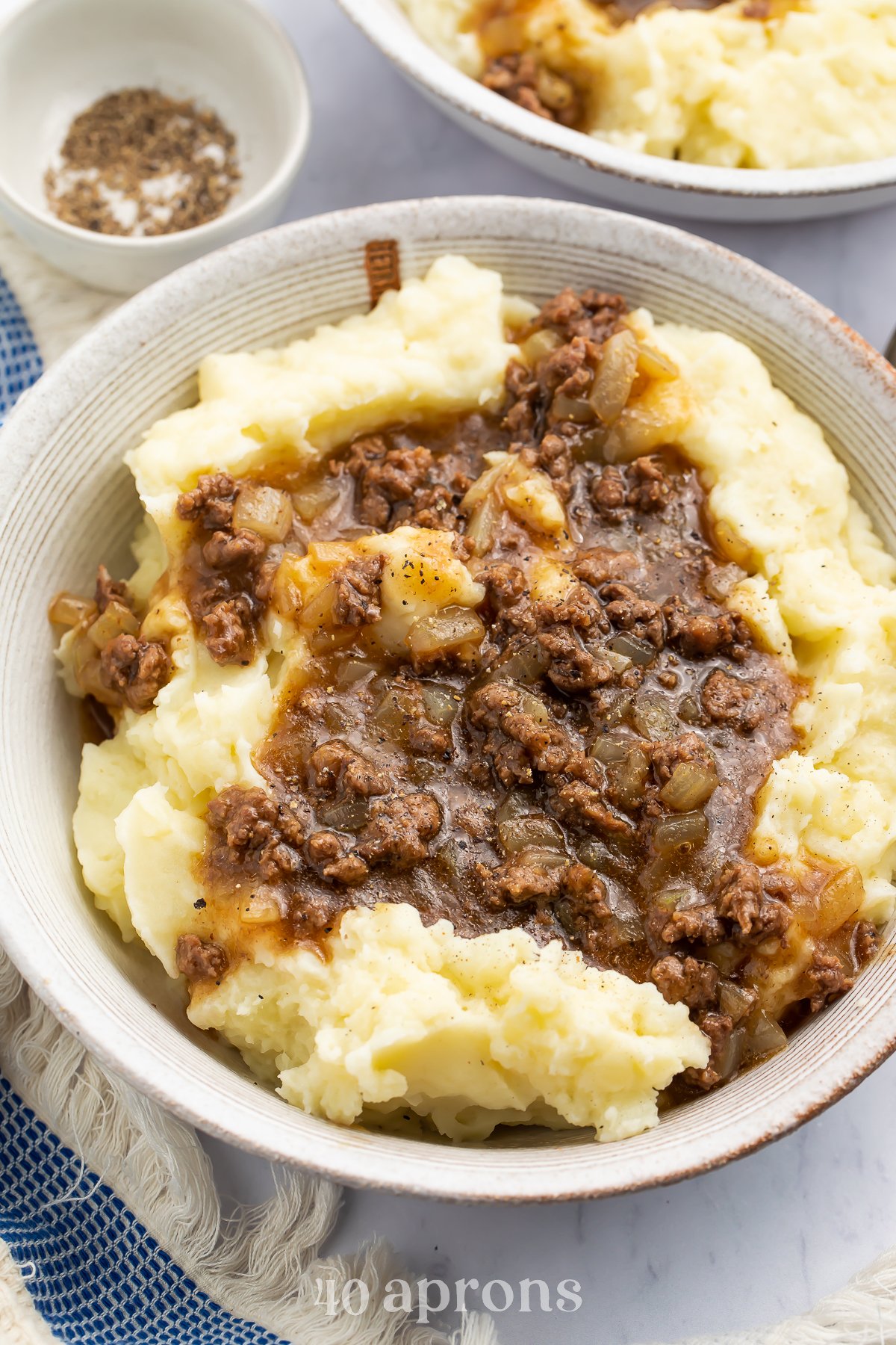 Quick and Easy Ground Beef Over Mashed Potatoes