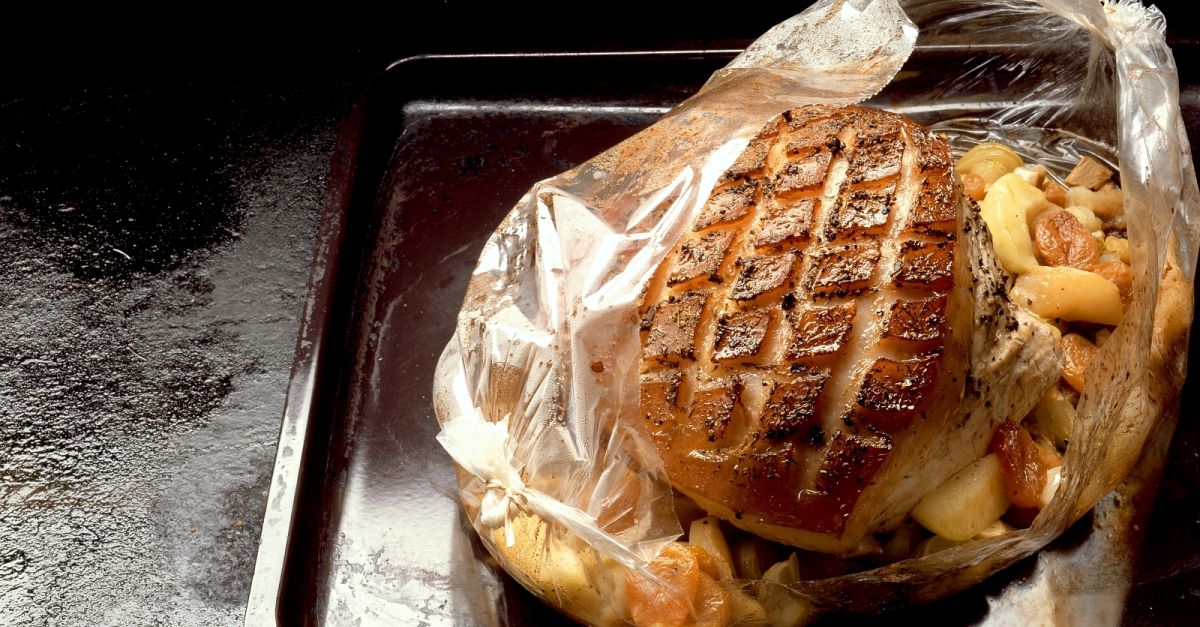 Perfectly Cooked Pork Roast in an Oven Bag: Time and Tips