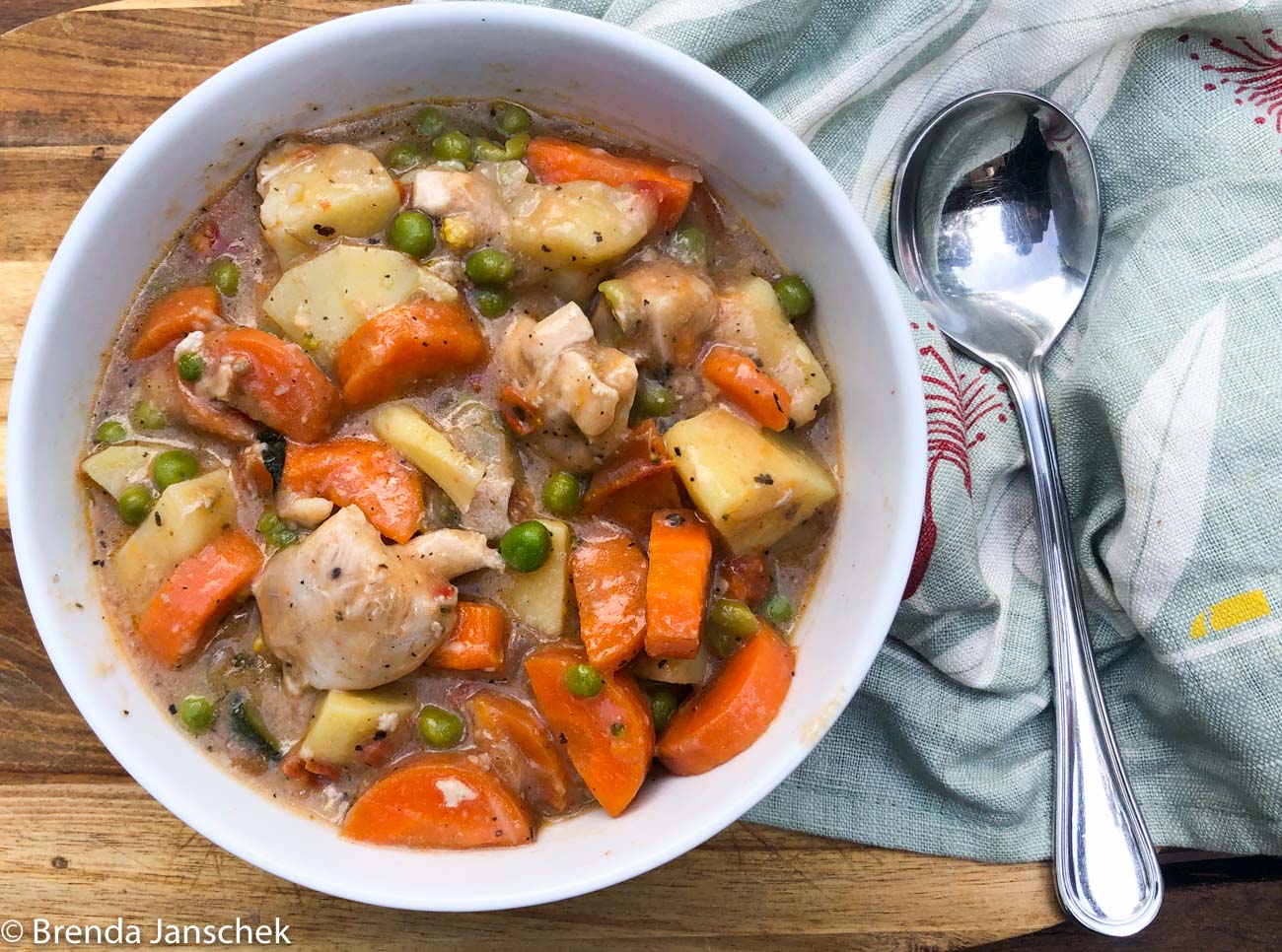 Simple and Flavorful Vegetable Chicken Casserole with Fresh Veggies