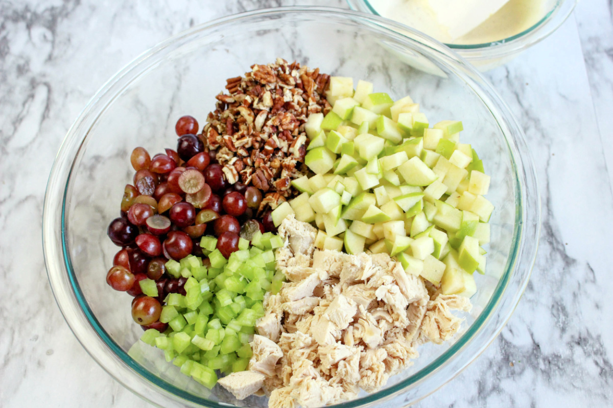 How to Make Chicken Salad with Grapes and Apples: Simple and Flavorful Recipe