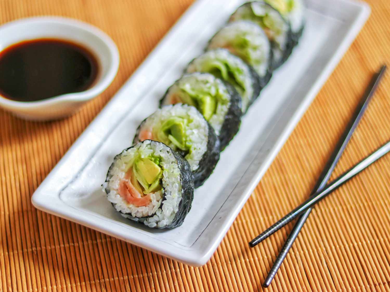 How to Make Avocado and Salmon Roll: Easy Sushi Recipe for Beginners