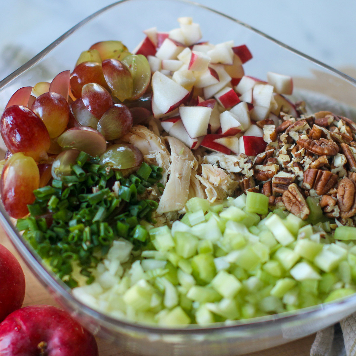 How to Make Chicken Salad with Grapes and Apples: Simple and Flavorful Recipe