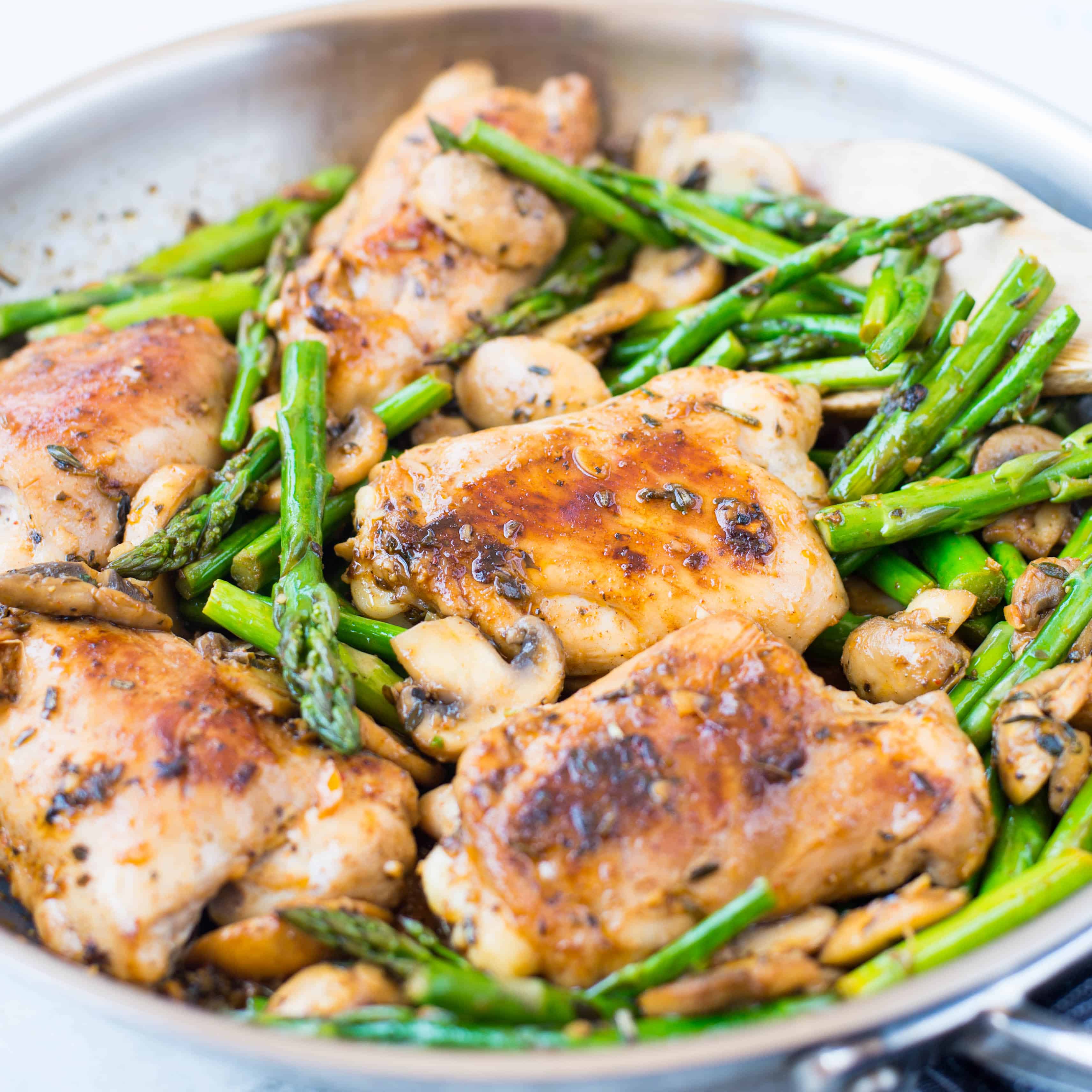 How to Make Chicken with Asparagus and Mushrooms: Quick & Tasty Recipe