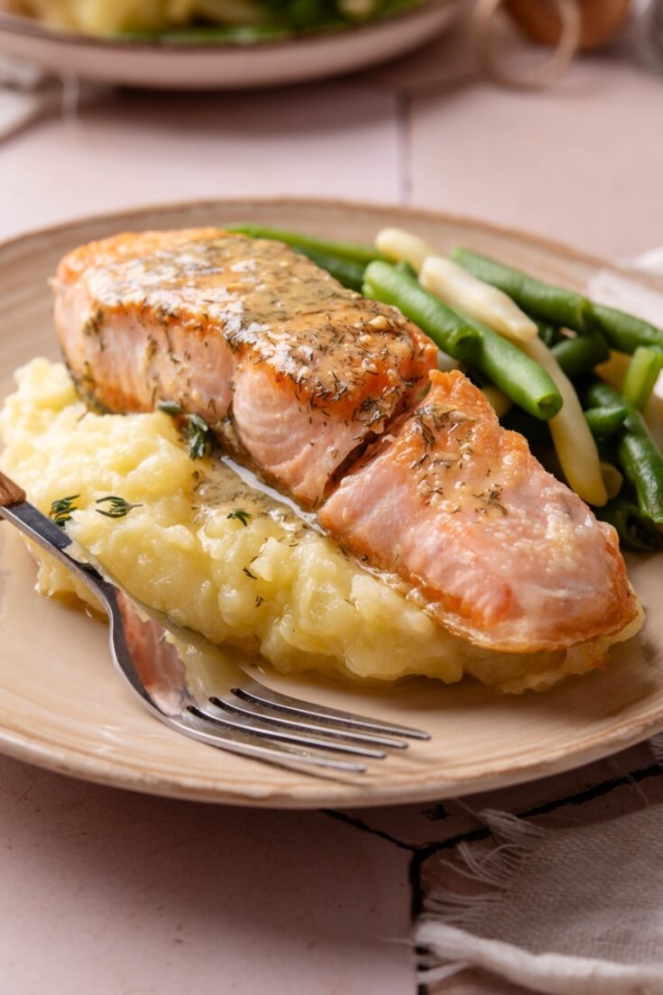 Healthy Salmon and Mashed Potatoes: A Comforting Meal You'll Love