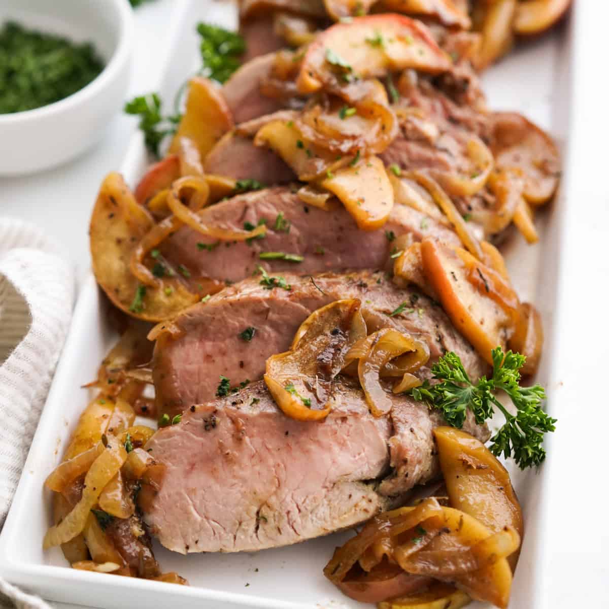 Pork Tenderloin with Apples and Onions: A Deliciously Juicy Recipe