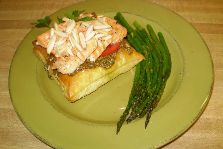 How to Make Salmon with Puff Pastry and Pesto for a Perfect Meal