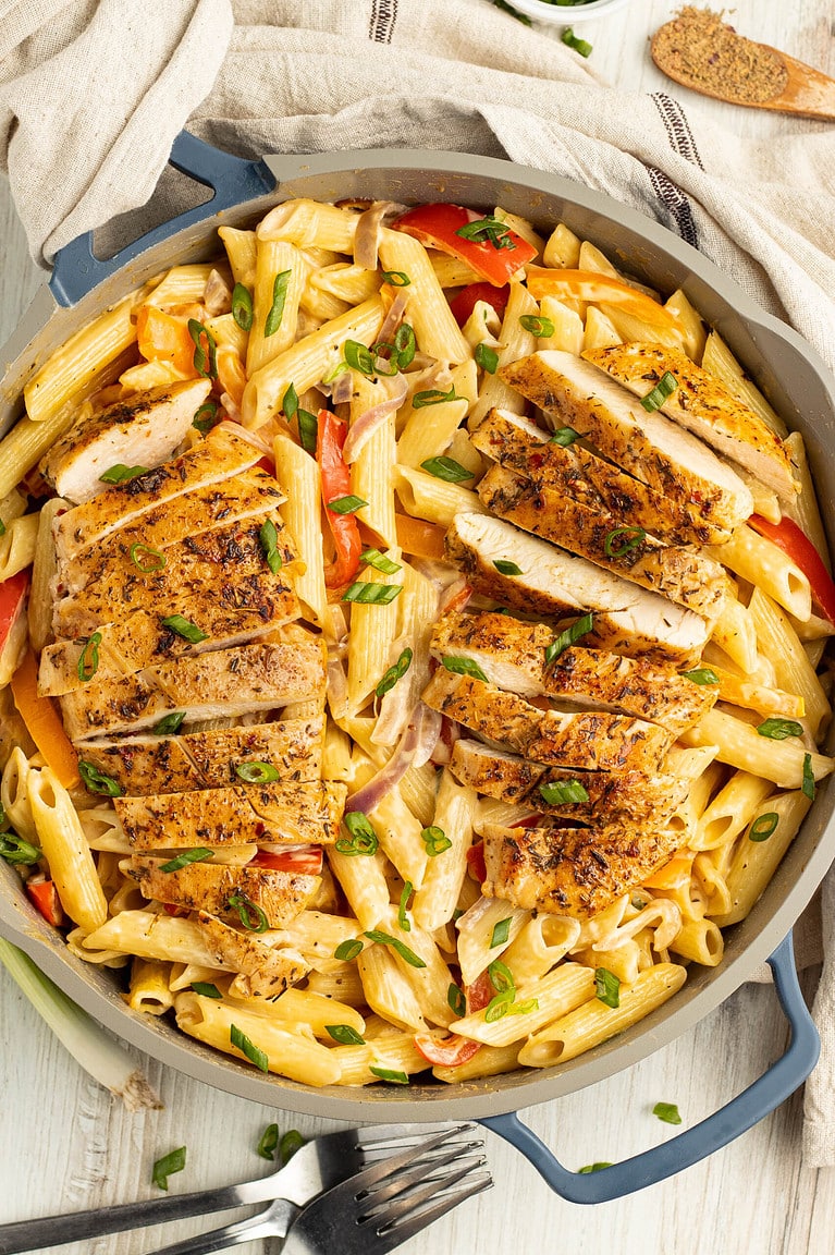 How to Make Jamaican Jerk Chicken Alfredo: A Creamy & Spicy Delight