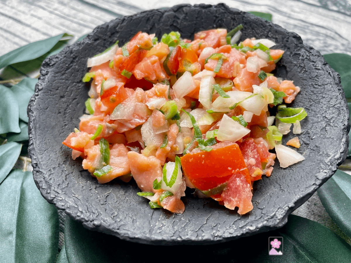 Lomi Lomi Salmon Salad Recipe: A Taste of Traditional Hawaiian Flavors