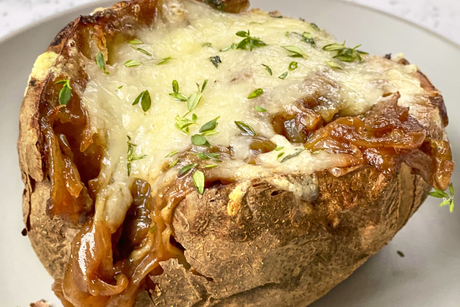 How to Make French Onion Baked Potatoes with a Savory Onion Topping