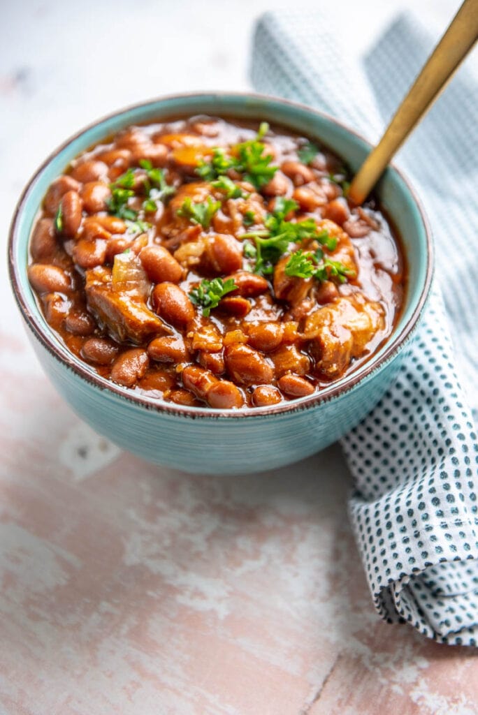 Slow Cooker Pinto Beans with Pork: A Perfect Comfort Food Dish