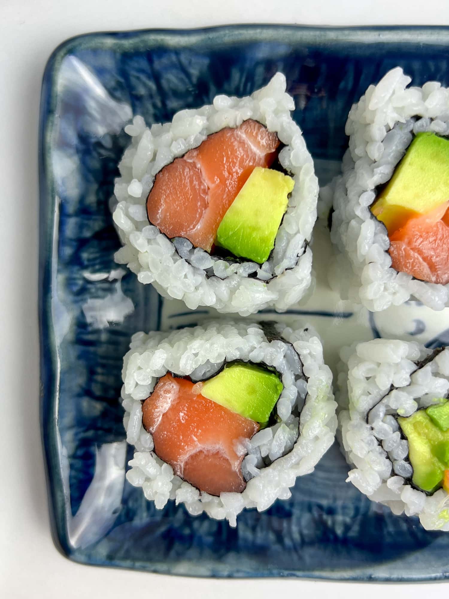 How to Make a Perfect Salmon Avocado Sushi Roll at Home