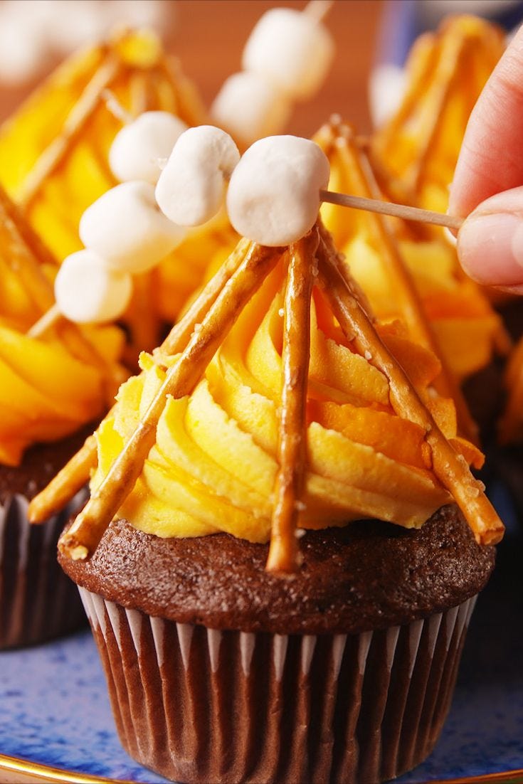 23 Delicious Fathers Day Cupcake Ideas to Delight Dad