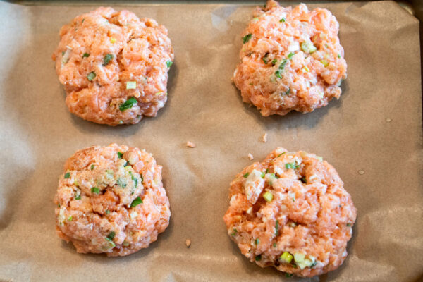 How to Cook Ground Salmon: Easy Recipes for Burgers and Meatballs