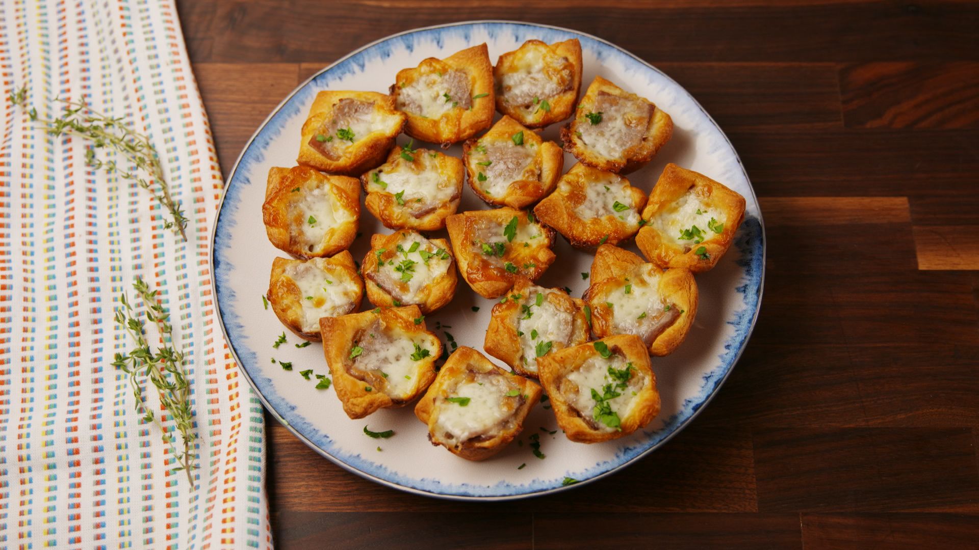 Savory French Dip Bites: Bite-Sized Delights with Roast Beef and Melty Cheese