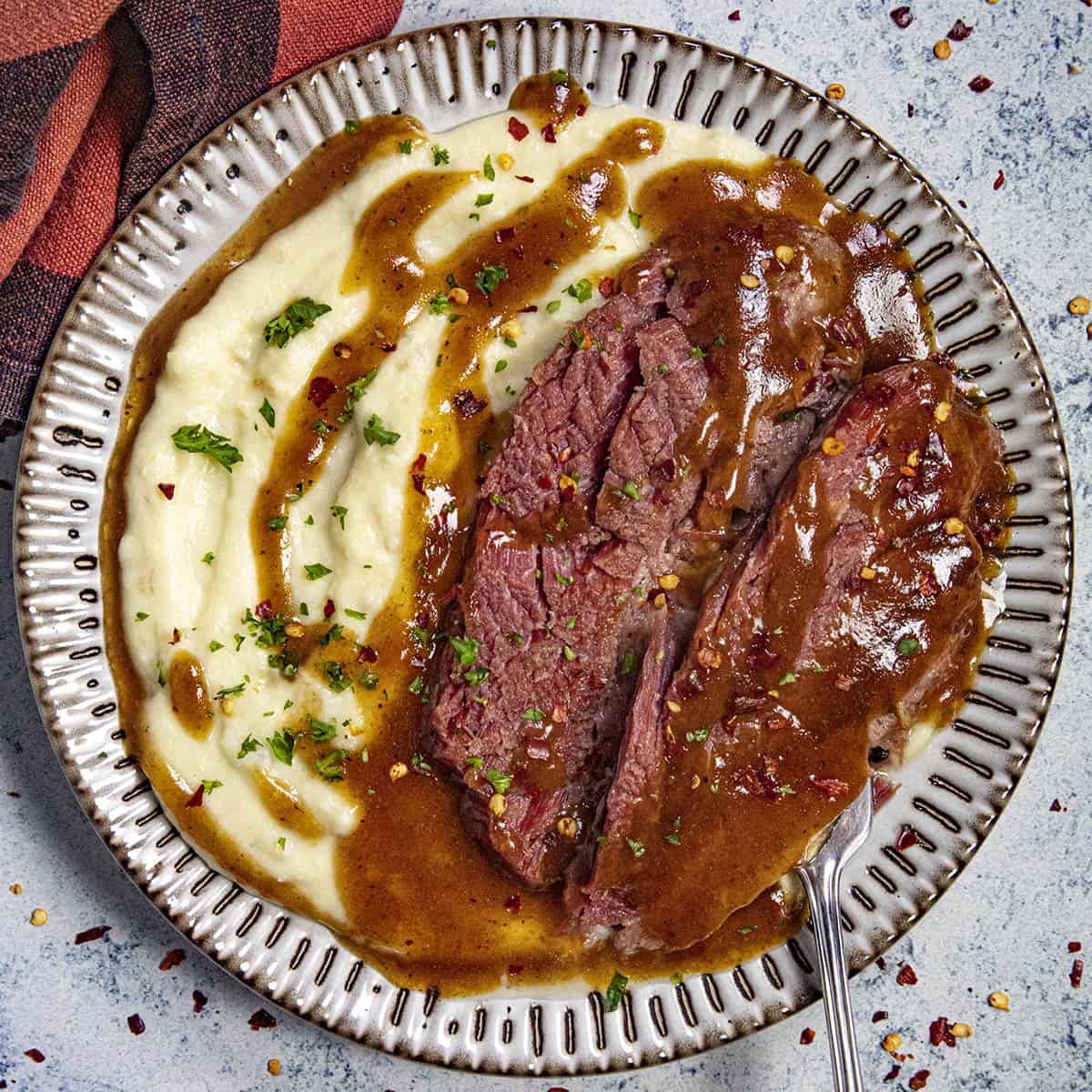 How to Make Corned Beef with Gravy: Easy and Tasty Cooking Guide