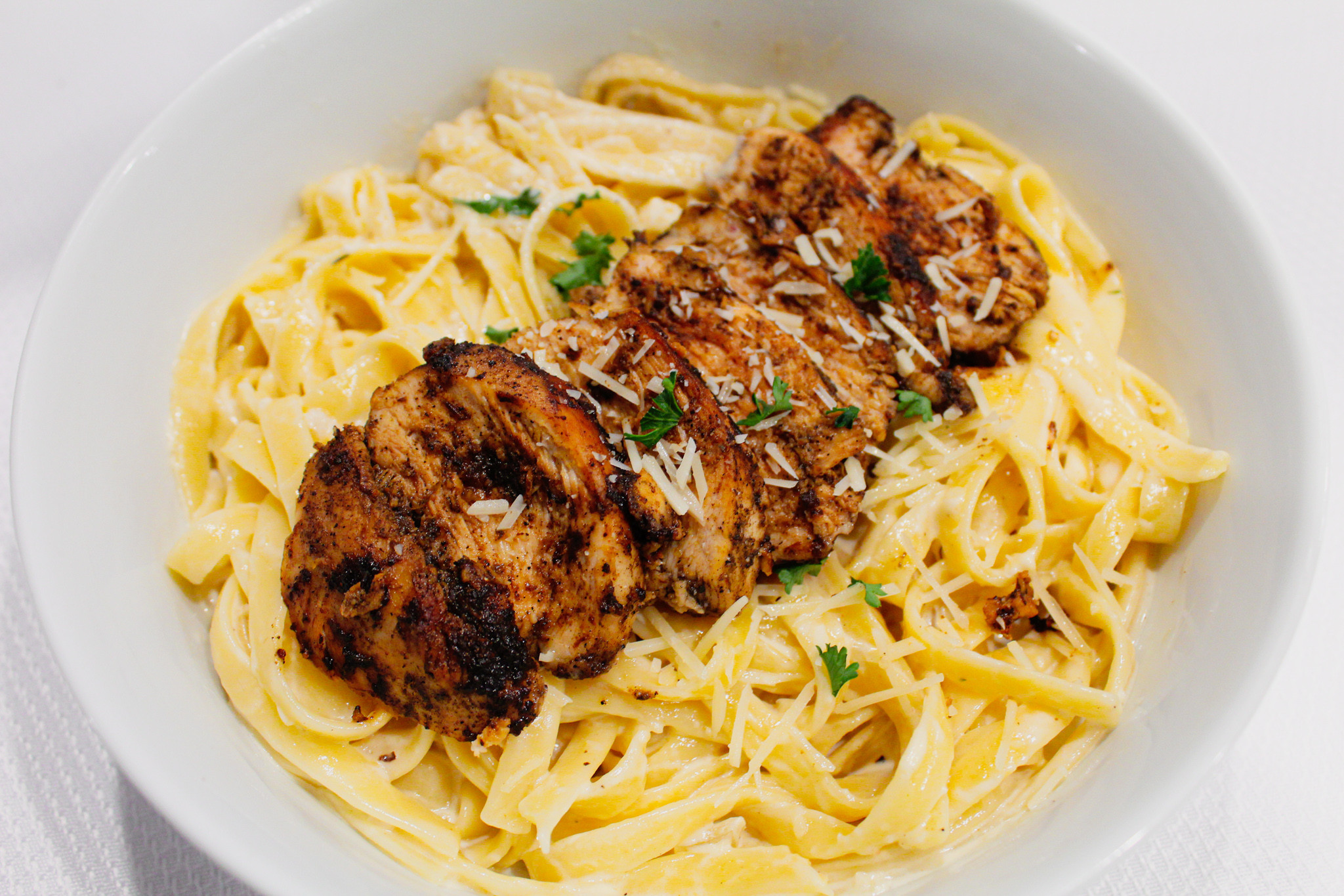 How to Make Jamaican Jerk Chicken Alfredo: A Creamy & Spicy Delight