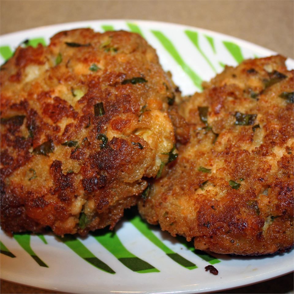 Delicious Salmon and Shrimp Cakes Recipe for Any Occasion