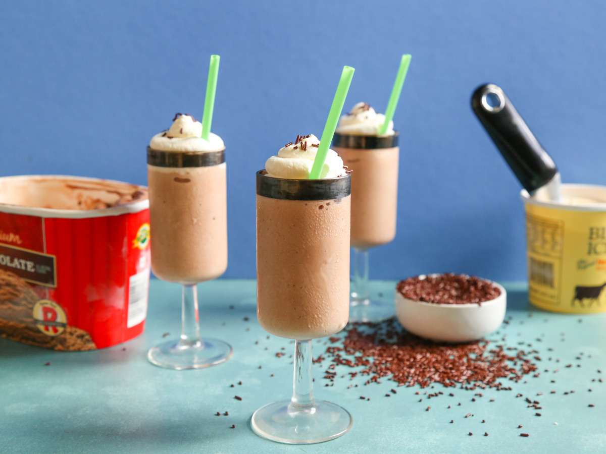 Indulge in the Ultimate Mudslide Fridays Cocktail – A Decadent Dessert Drink