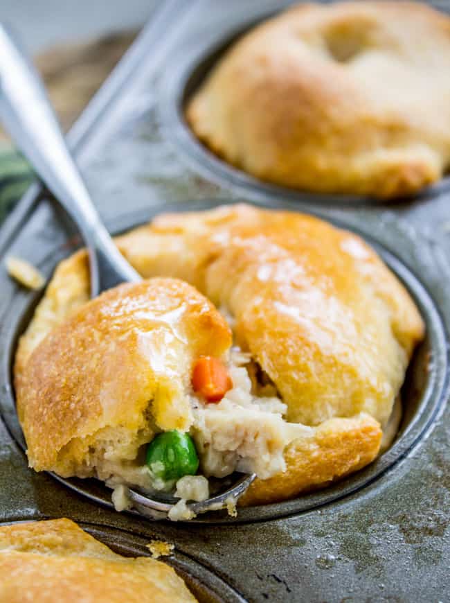 How to Make Chicken Pot Pie with Crescent Rolls: A Fast and Flavorful Recipe