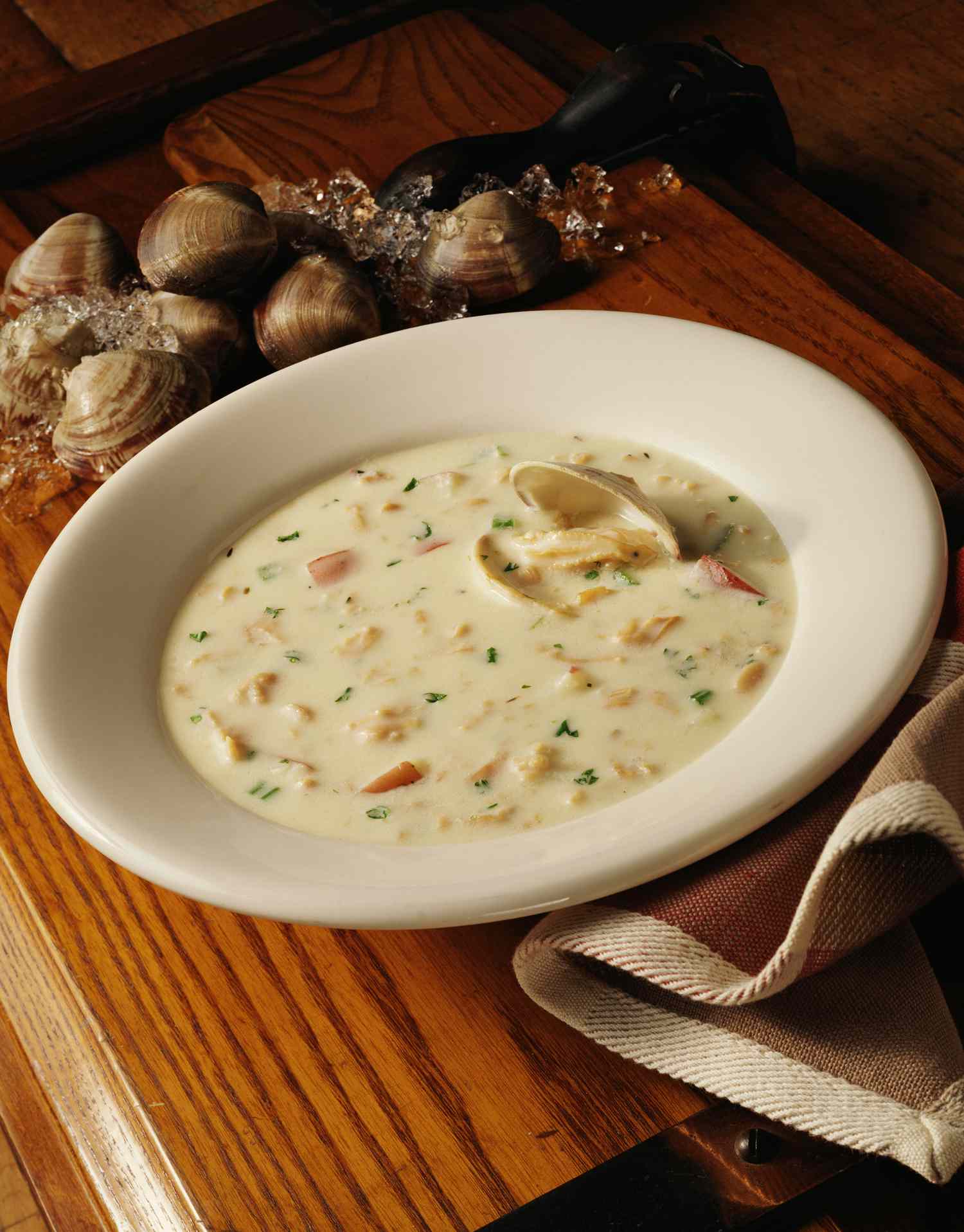 Classic Legal Seafood Clam Chowder Recipe: Ingredients & Instructions