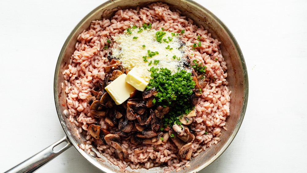 Creamy Risotto with Beef Stock and Red Wine: A Flavorful Twist