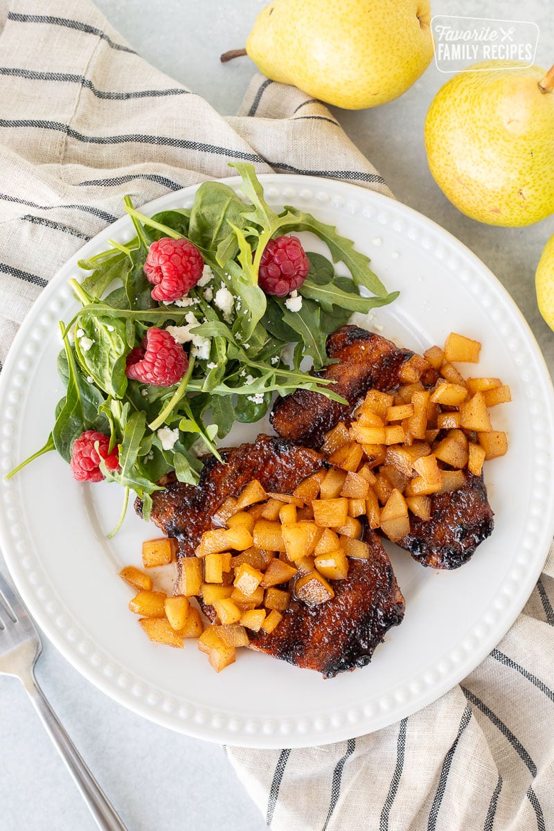 Tender Pork Chops with Pear Glaze: A Deliciously Sweet and Savory Dish