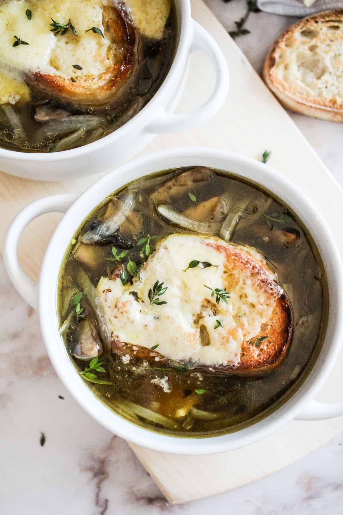 Easy French Onion Soup with Mushrooms: Perfect for Cold Weather