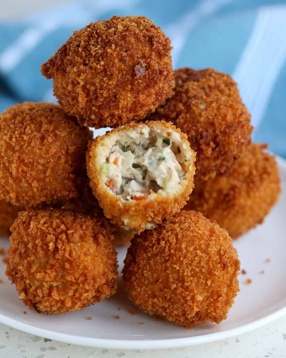 Quick and Tasty Chicken Croquettes with Homemade Sauce