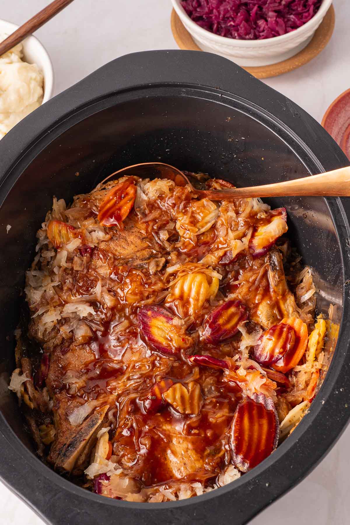 Delicious Crock Pot Pork Chops and Sauerkraut Recipe for Easy Dinners