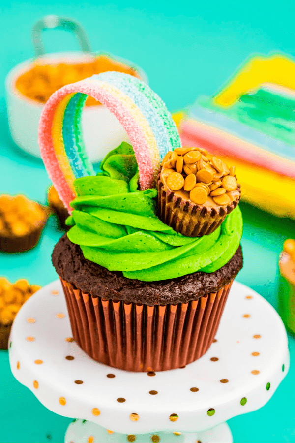 Festive St. Patricks Day Cupcake Ideas: From Leprechaun Hats to Pot of Gold